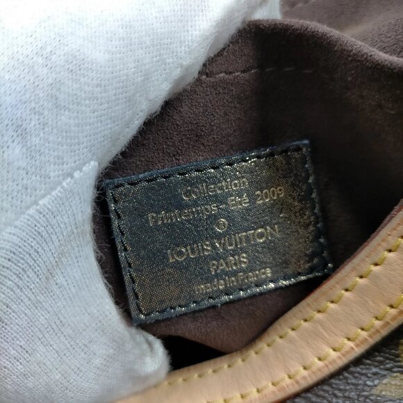 Louis Vuitton Kalahari PM Brown Monogram Shoulder Bag mon-1043-091025 - Picture 16 of 16